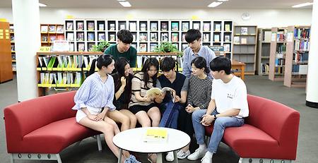 학술정보관 내부 